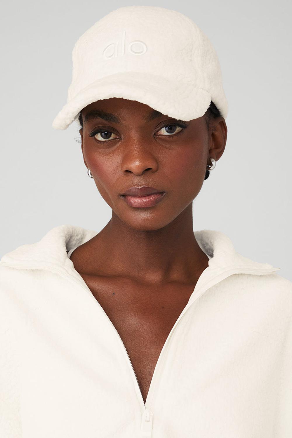 Caps γυναικεια Alo Yoga Micro Sherpa Off-Duty Ivory | Greece  ZLKEA-7384