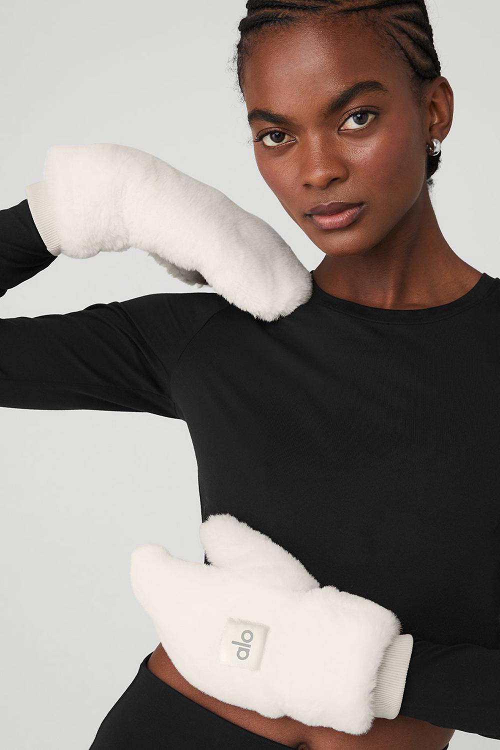 Mittens γυναικεια Alo Yoga Faux Fur Ivory | Greece  GZDBA-3267