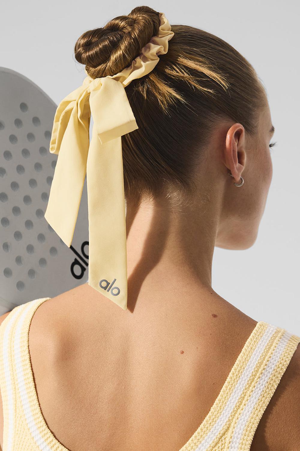 Scrunchie γυναικεια Alo Yoga Love Knots Tie Warm Butter | Greece  OLNEX-9351