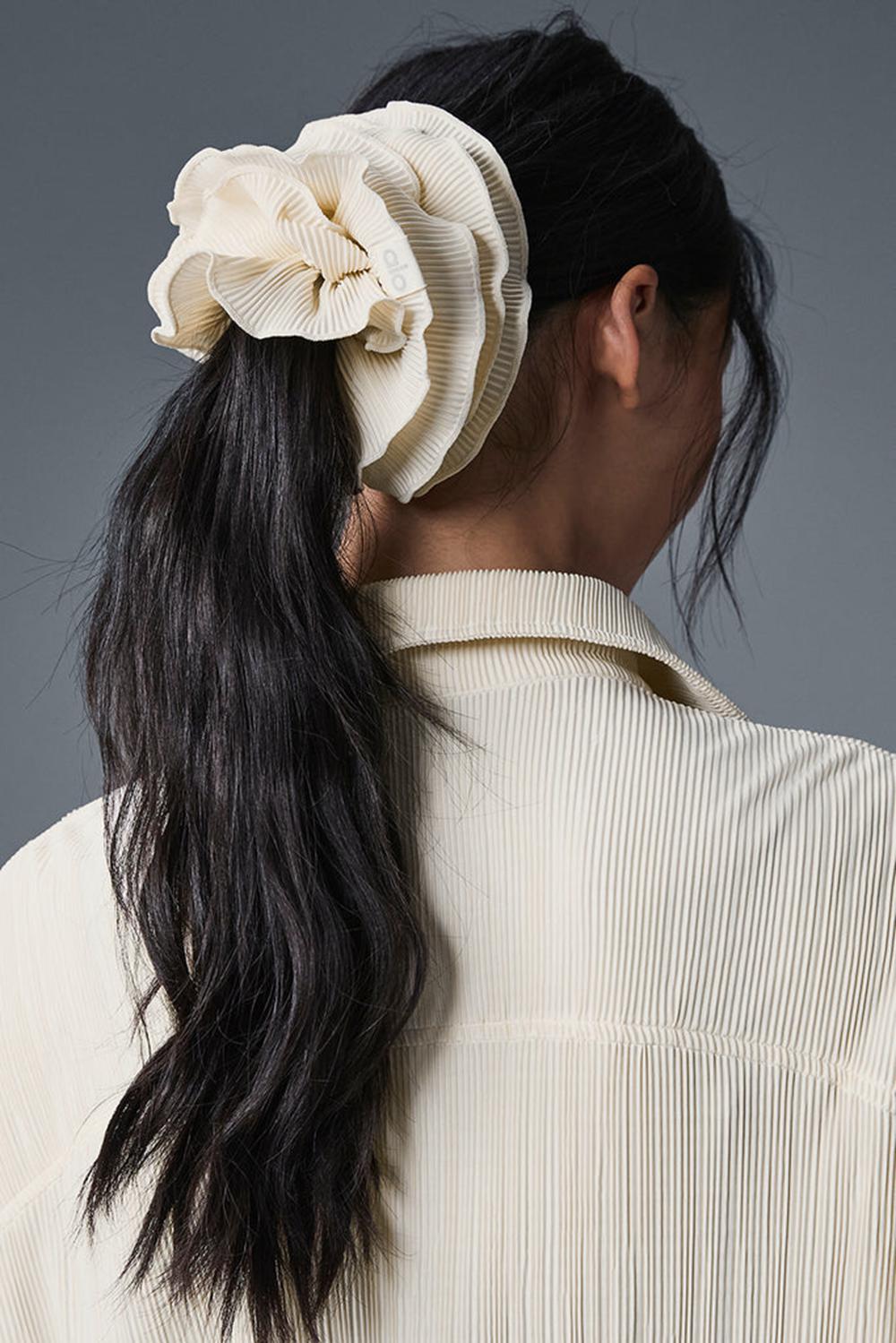 Scrunchie γυναικεια Alo Yoga Micro Plisse Oversize Oat Milk | Greece  UVJOD-4190