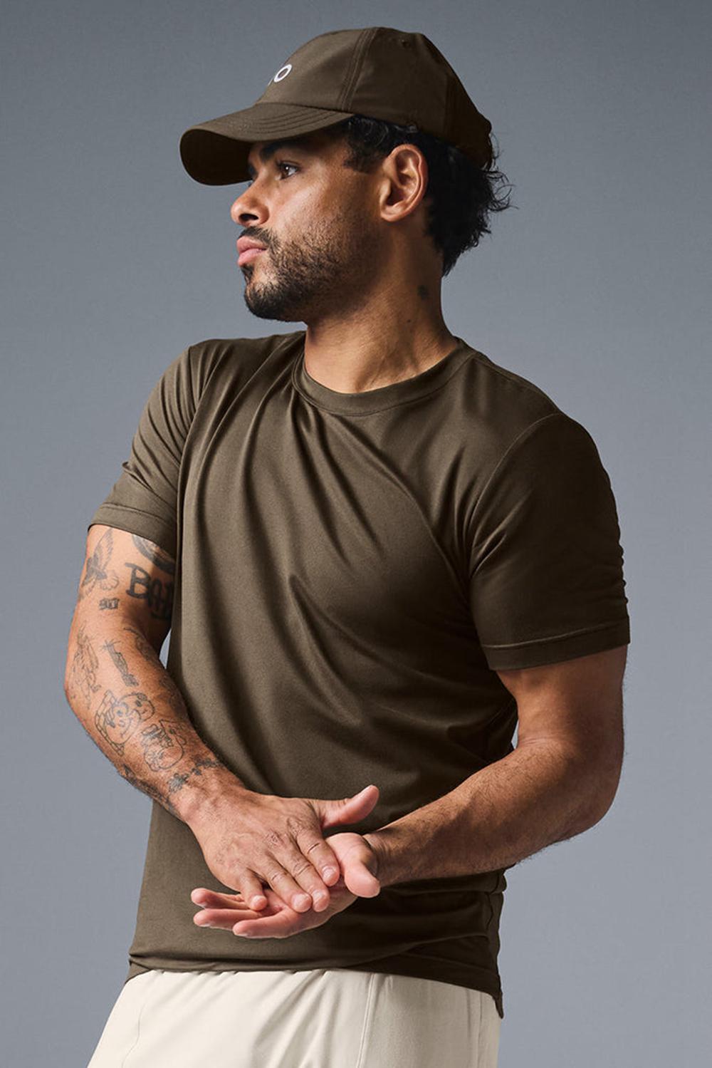 Short Sleeve ανδρικα Alo Yoga Conquer Reform Crewneck Espresso | Greece  SXRFW-7401