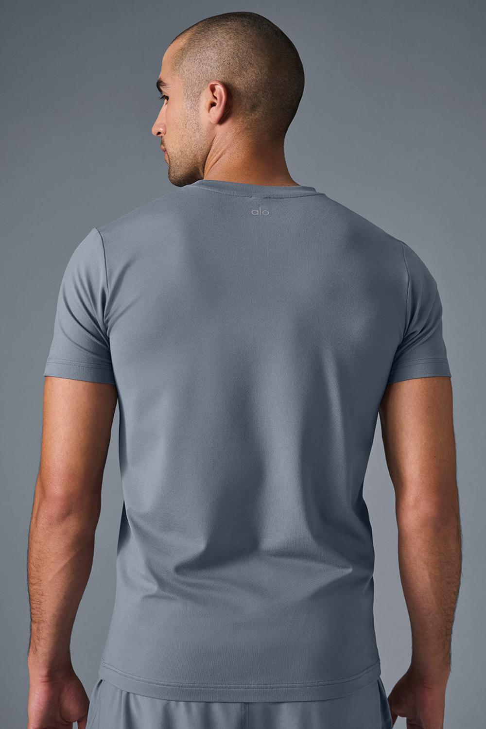 Short Sleeve ανδρικα Alo Yoga Conquer Reform Crewneck Sleeve γκρι | Greece  ESYVB-8391