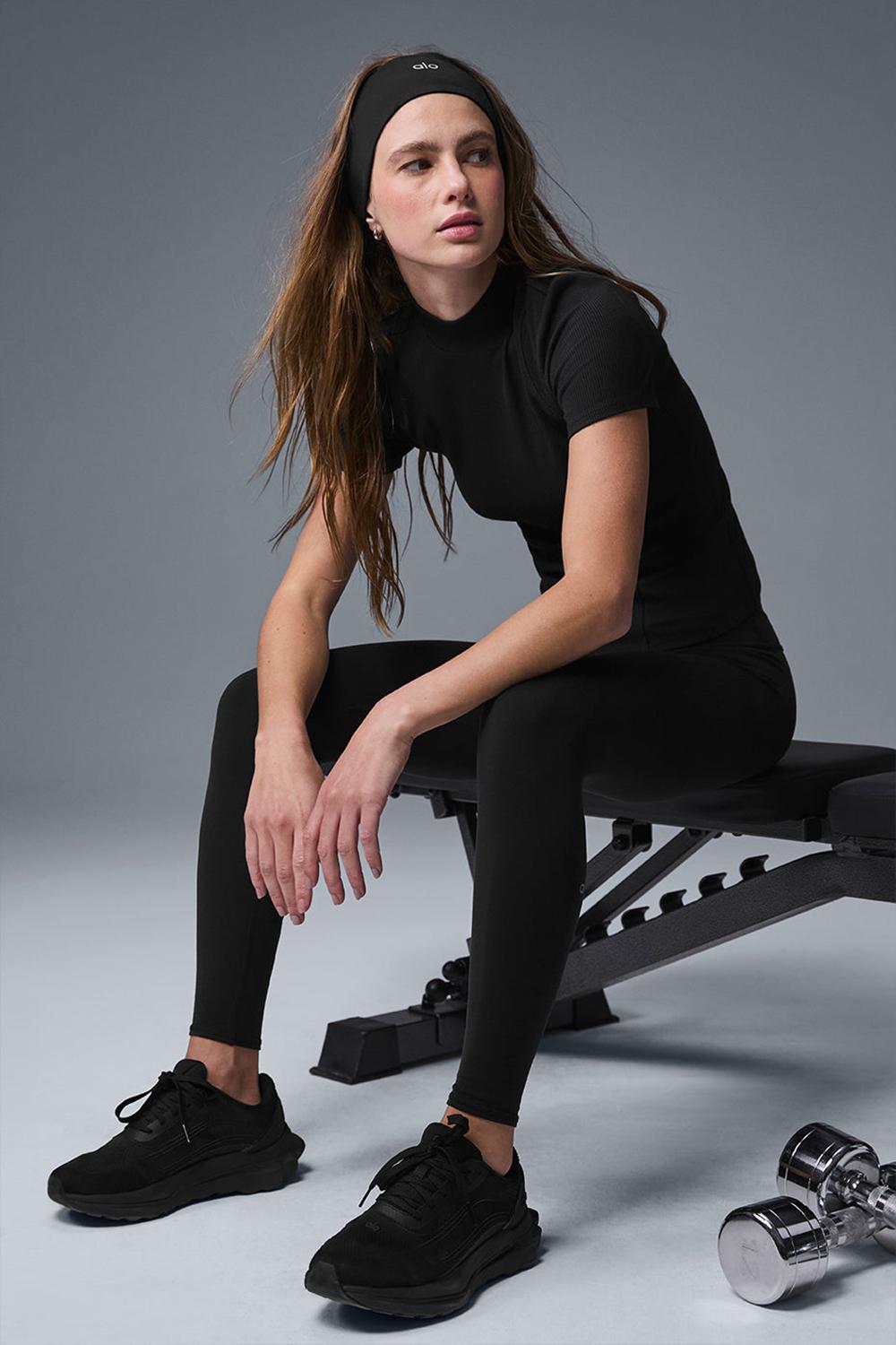 Short Sleeve γυναικεια Alo Yoga Ribbed Mesmerize μαυρα | Greece  XVLOH-7512