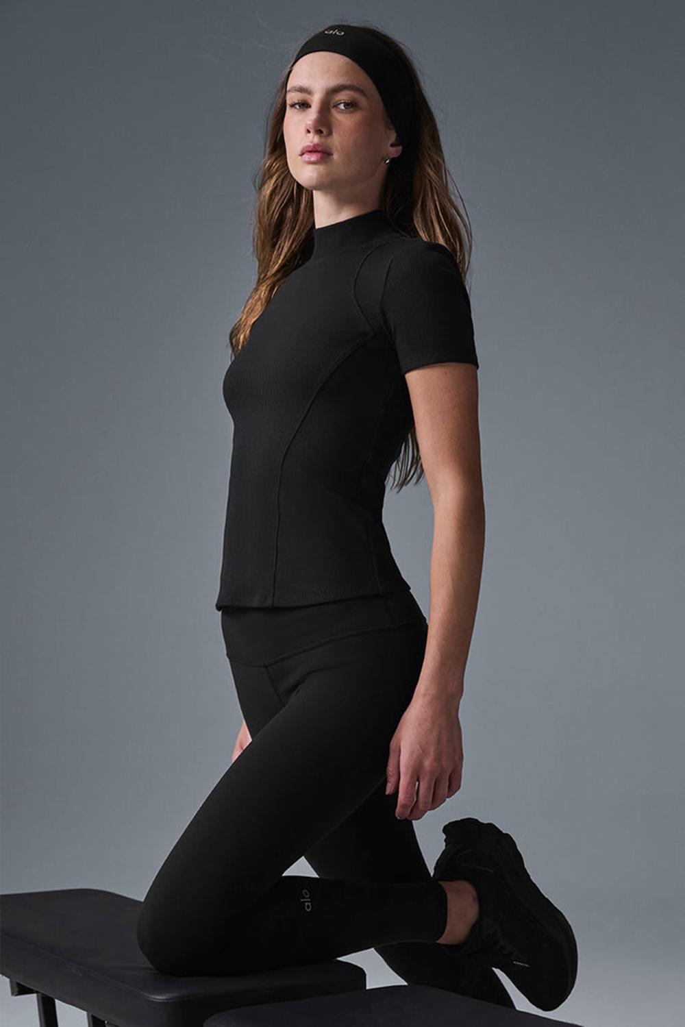 Short Sleeve γυναικεια Alo Yoga Ribbed Mesmerize μαυρα | Greece  XVLOH-7512