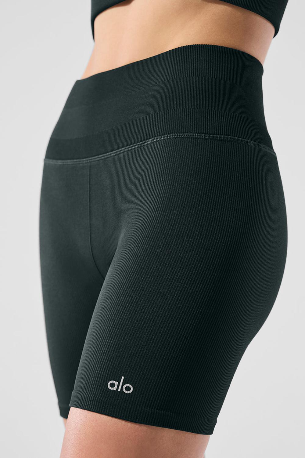 Σορτσ γυναικεια Alo Yoga 5