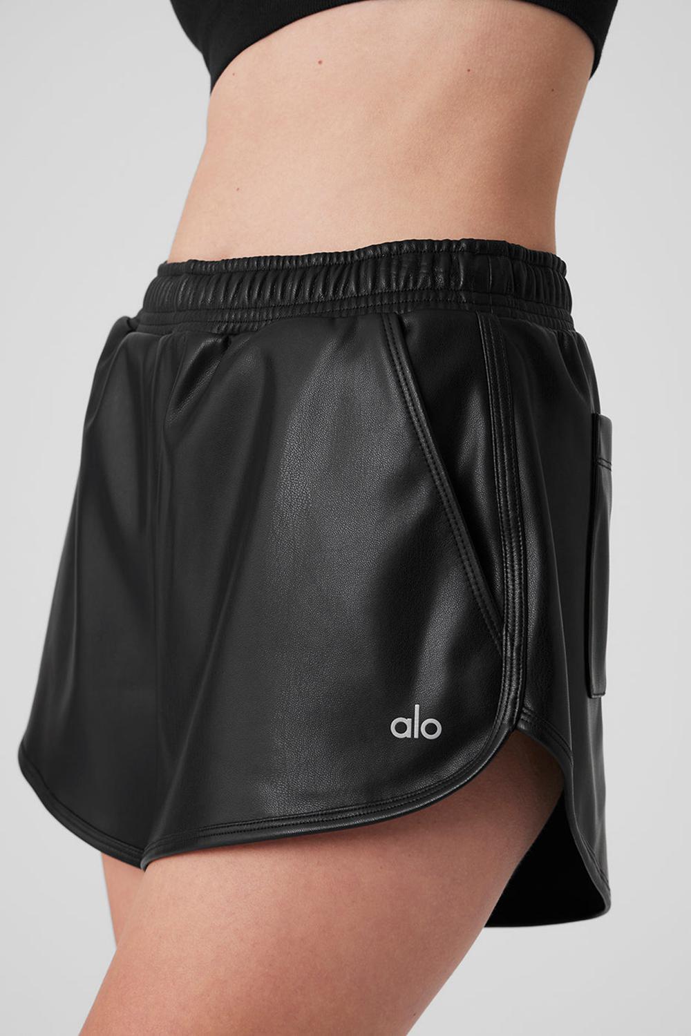 Σορτσ γυναικεια Alo Yoga Faux Leather Power Hour μαυρα | Greece  GDQFJ-7319
