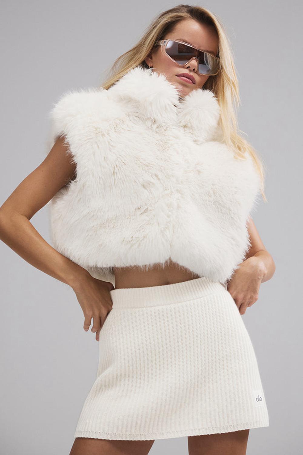 Γιλεκο γυναικεια Alo Yoga Opulent Faux Fur Cropped Ivory | Greece  NGEFC-6249