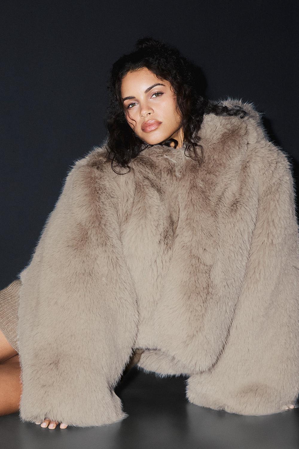 Μπουφαν γυναικεια Alo Yoga Opulent Faux Fur Statement Oat | Greece  BEJND-9083