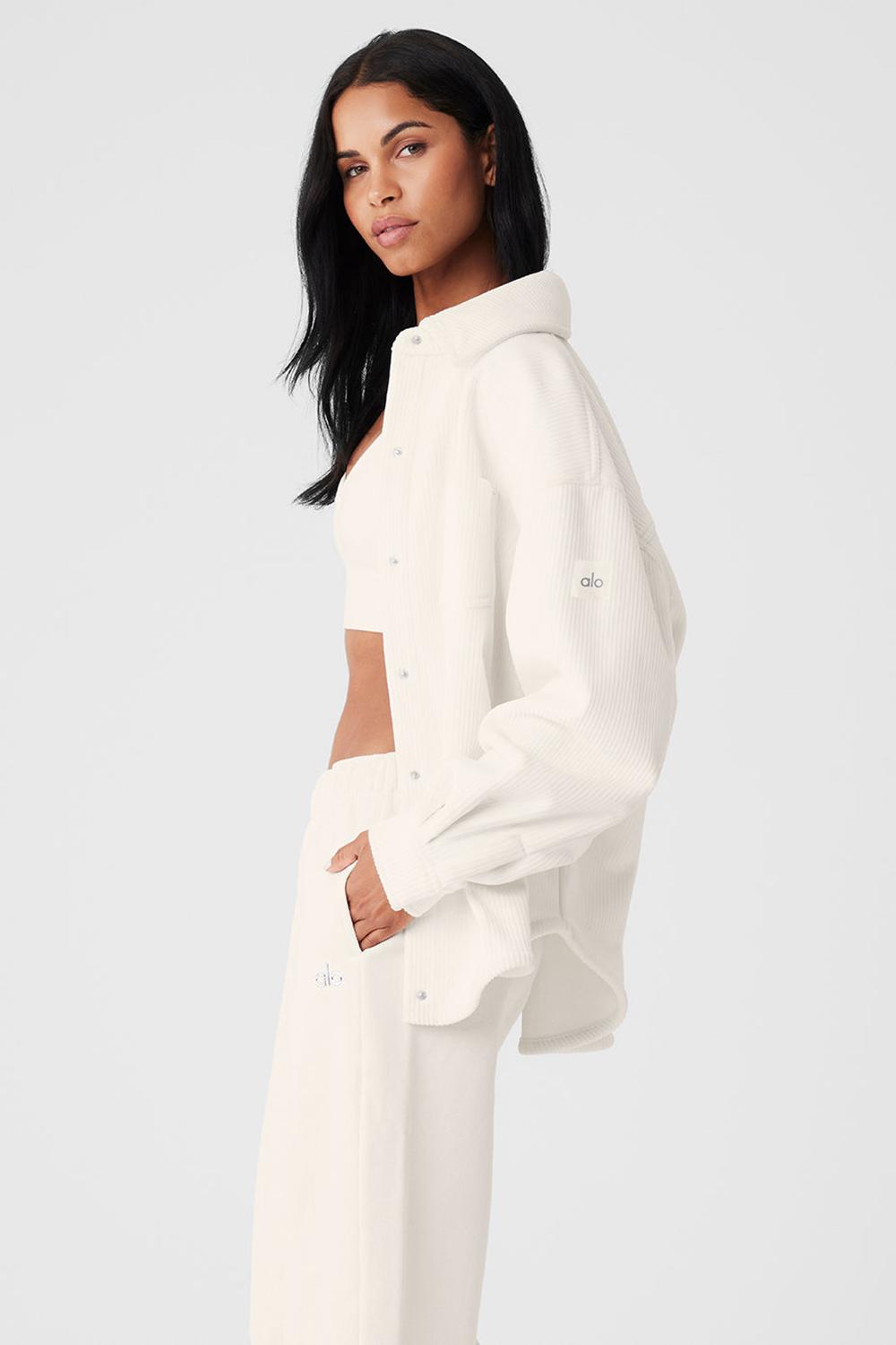 Μπουφαν γυναικεια Alo Yoga Ribbed Velour Mountain Side Shacket Ivory | Greece  WFHLC-6210