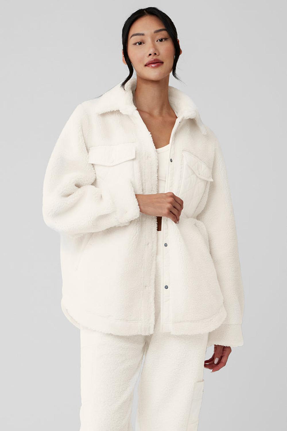 Μπουφαν γυναικεια Alo Yoga Sherpa Edge Shacket Ivory | Greece  PFUKG-3750