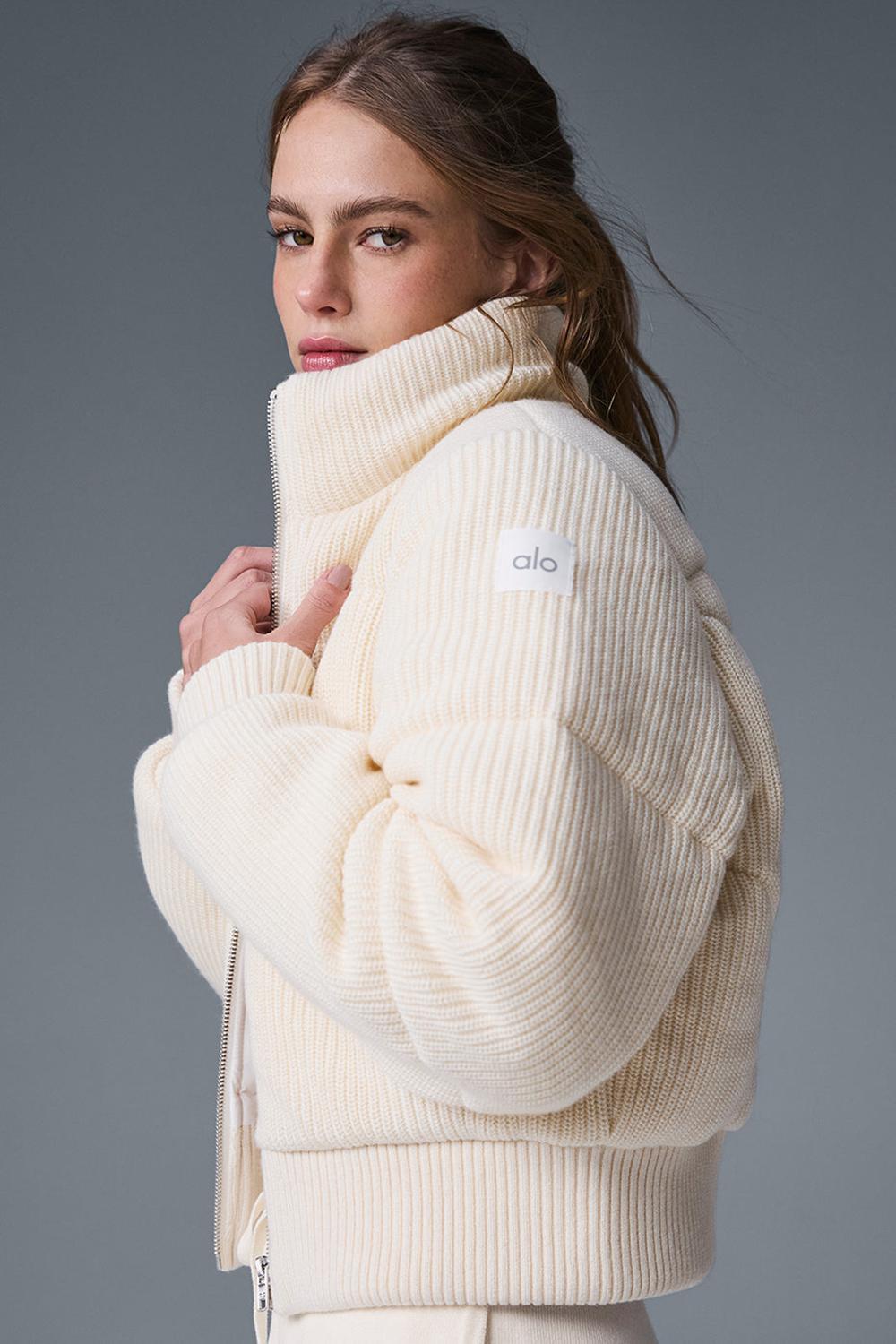 Μπουφαν Φουσκωτο γυναικεια Alo Yoga Darling Sweater Ivory | Greece  BXTOC-5192