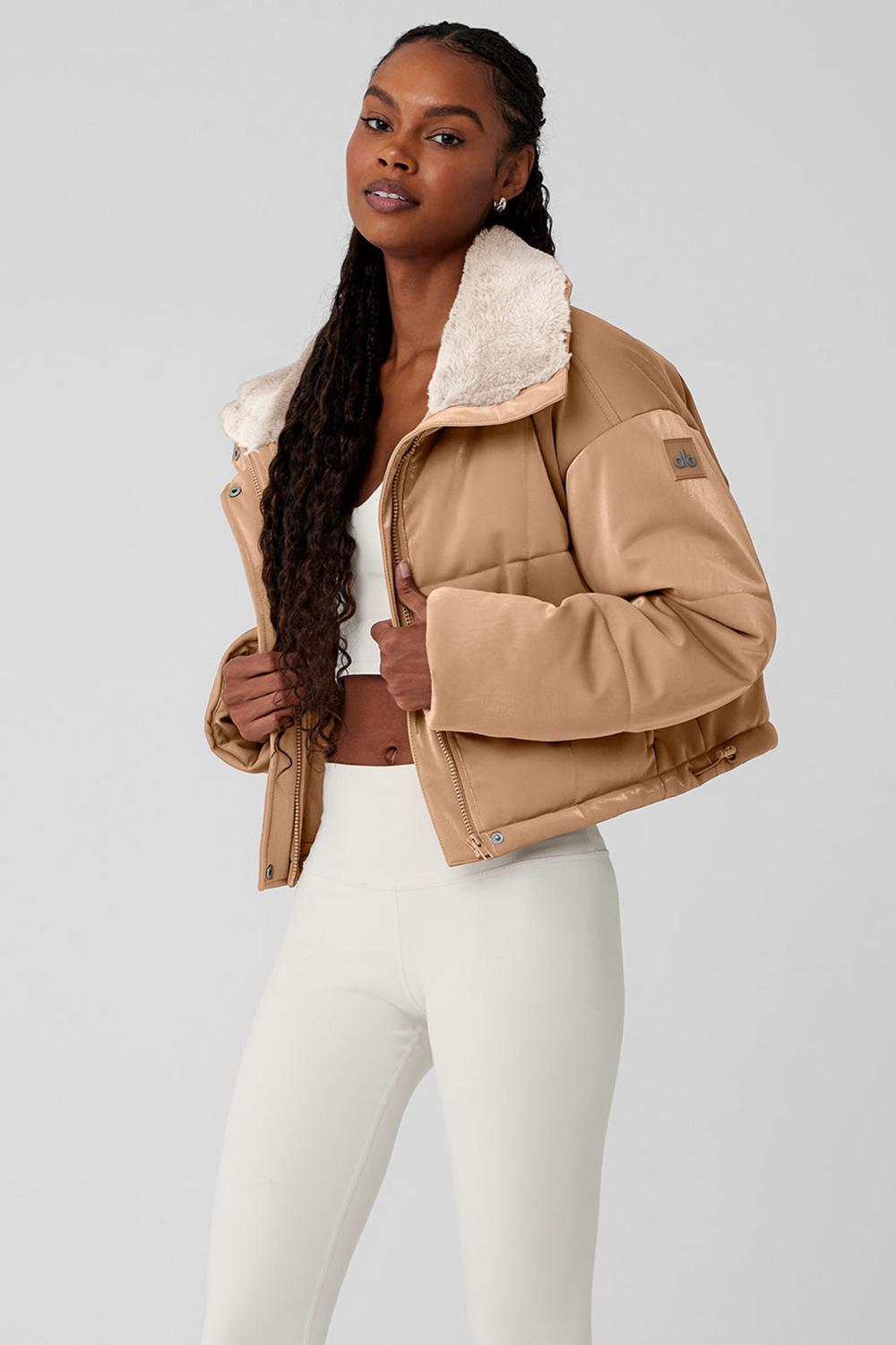 Μπουφαν Φουσκωτο γυναικεια Alo Yoga Orion Cropped Toasted Almond | Greece  OUVJM-9480