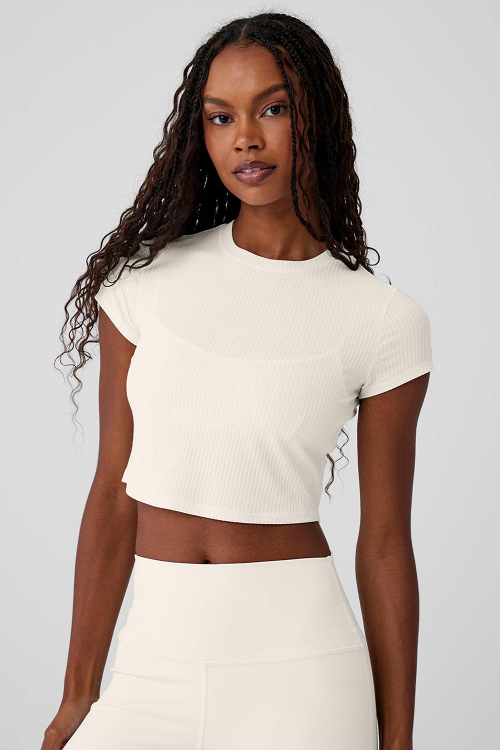 μπλουζακια για τρεξιμο γυναικεια Alo Yoga Ribbed Sea Coast Cropped Sleeve Ivory | Greece  FIPXW-3609