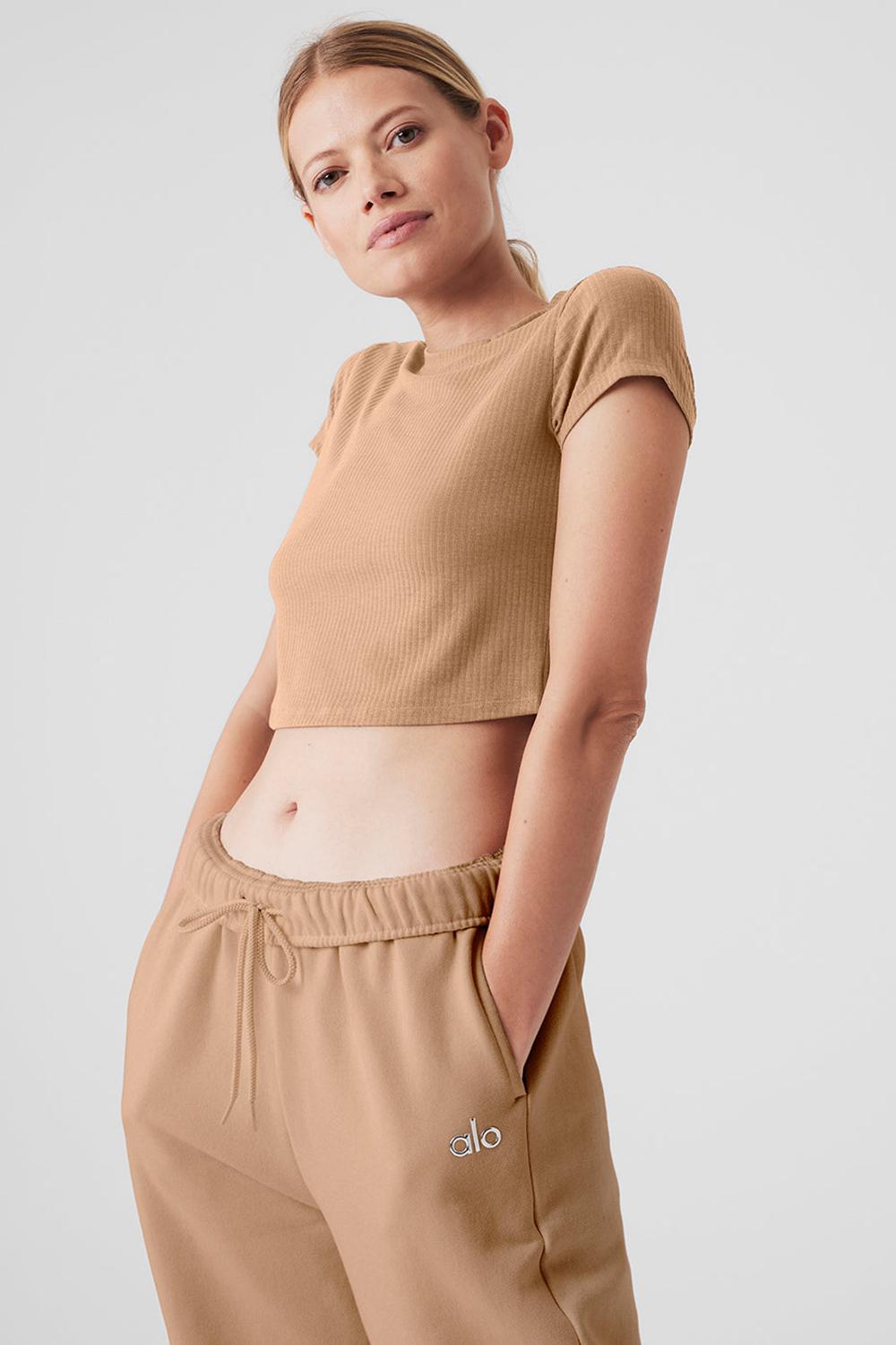 μπλουζακια για τρεξιμο γυναικεια Alo Yoga Ribbed Sea Coast Cropped Sleeve Toasted Almond | Greece  TKLEX-2567