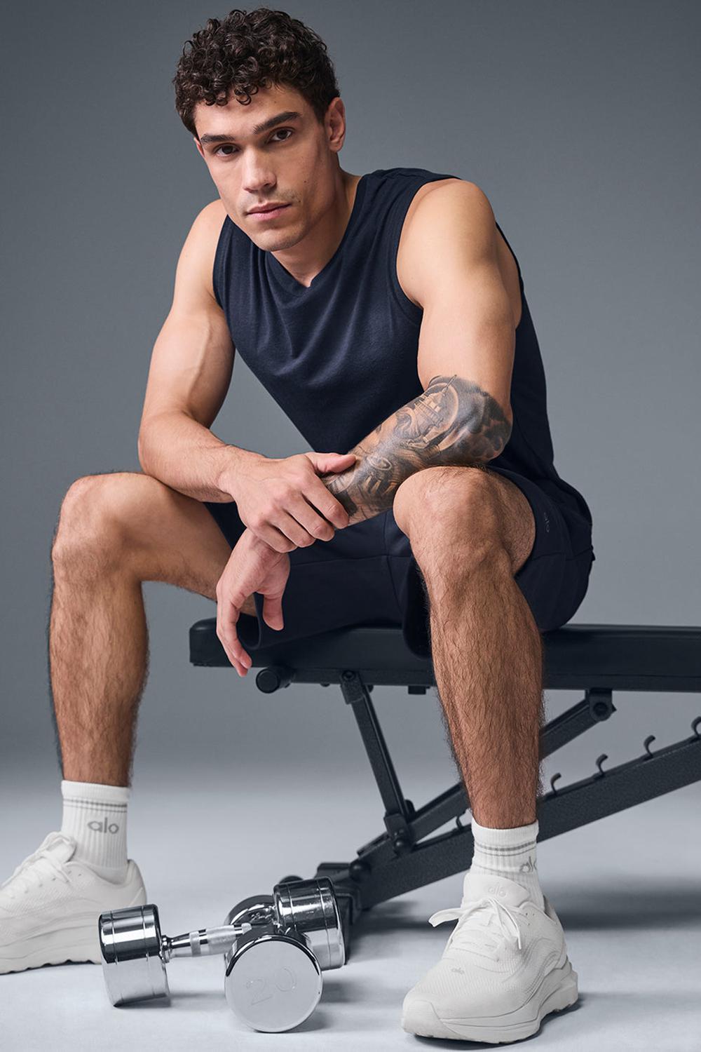 φανελακια για τρεξιμο ανδρικα Alo Yoga The Triumph Muscle σκουρο μπλε | Greece  OLZWR-2193