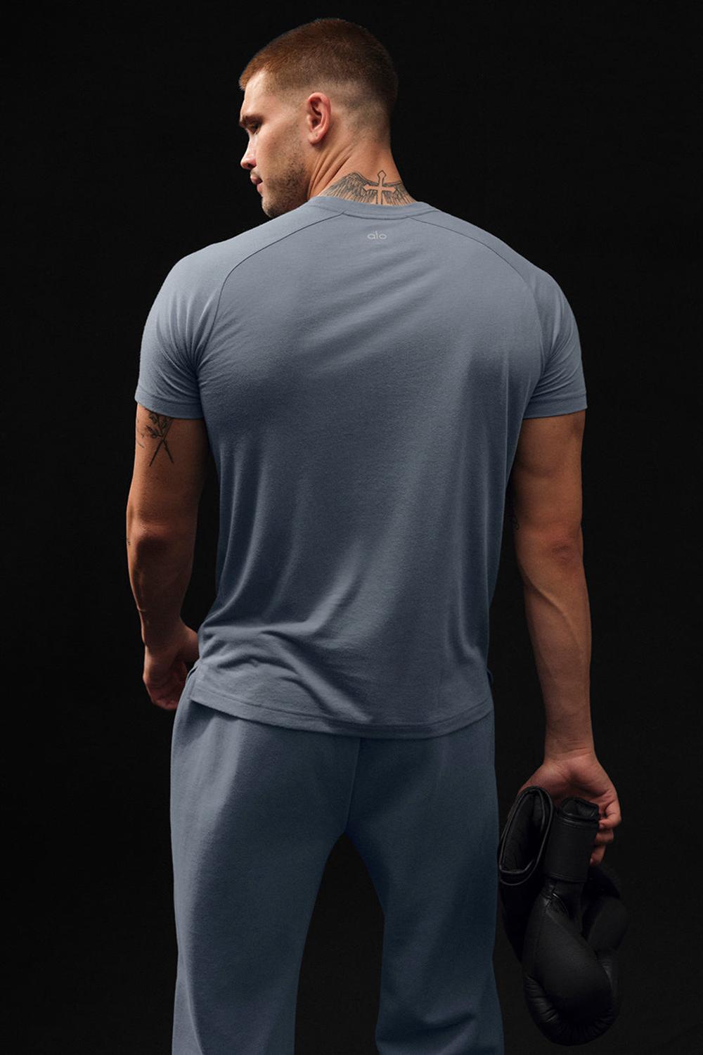 μπλουζακια για τρεξιμο ανδρικα Alo Yoga Triumph Raglan γκρι | Greece  SQRJD-1790
