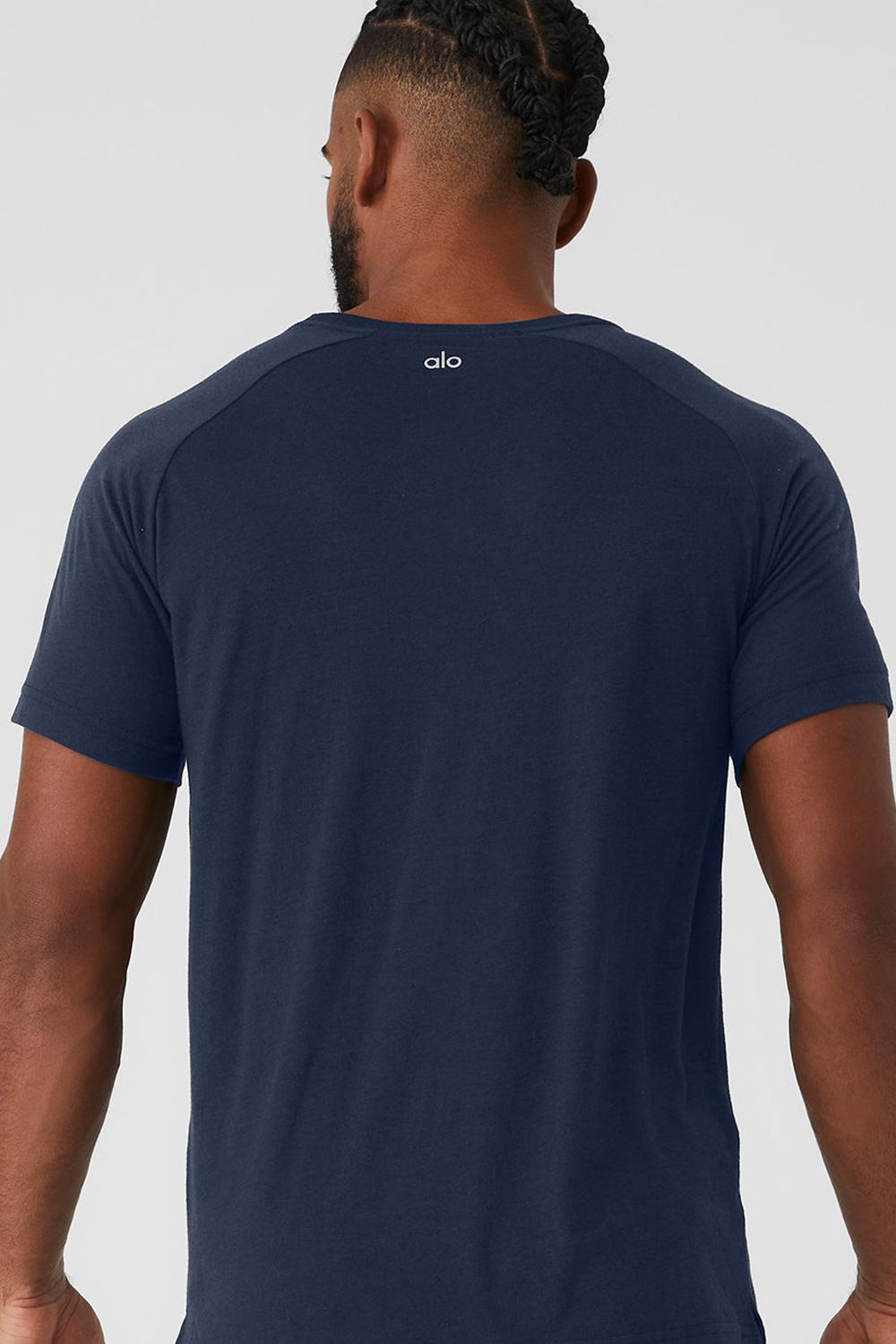 μπλουζακια για τρεξιμο ανδρικα Alo Yoga Triumph Raglan σκουρο μπλε | Greece  DXHLW-5308